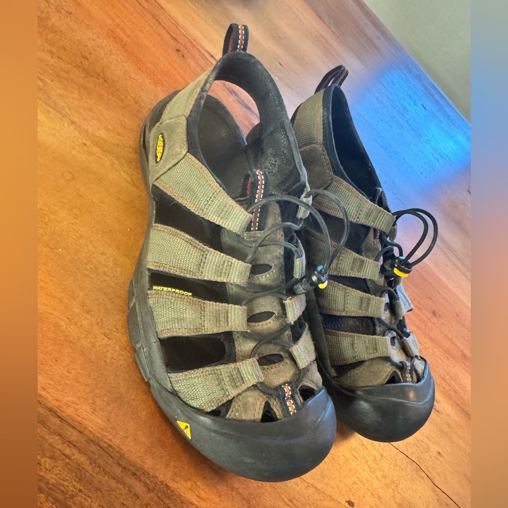 Keen Newport waterproof sandals, men’s size 11